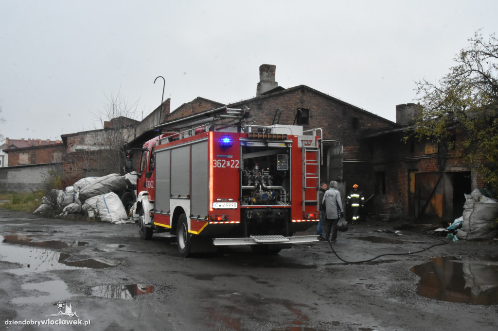 Pożar w skupie złomu