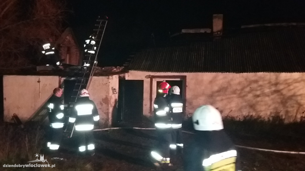 Nocny pożar domu jednorodzinnego