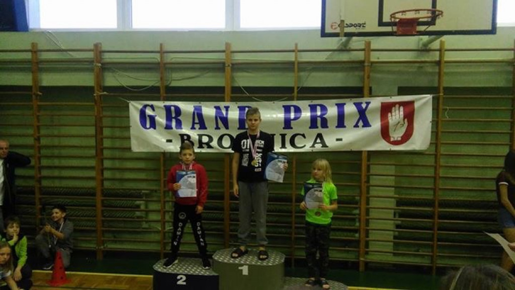 Pływacy WKN Jacques z medalami