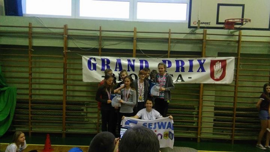 Pływacy WKN Jacques z medalami