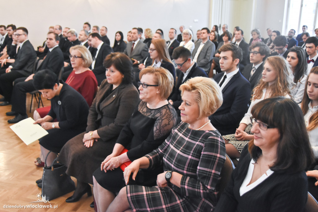 Rządowe stypendia przyznane
