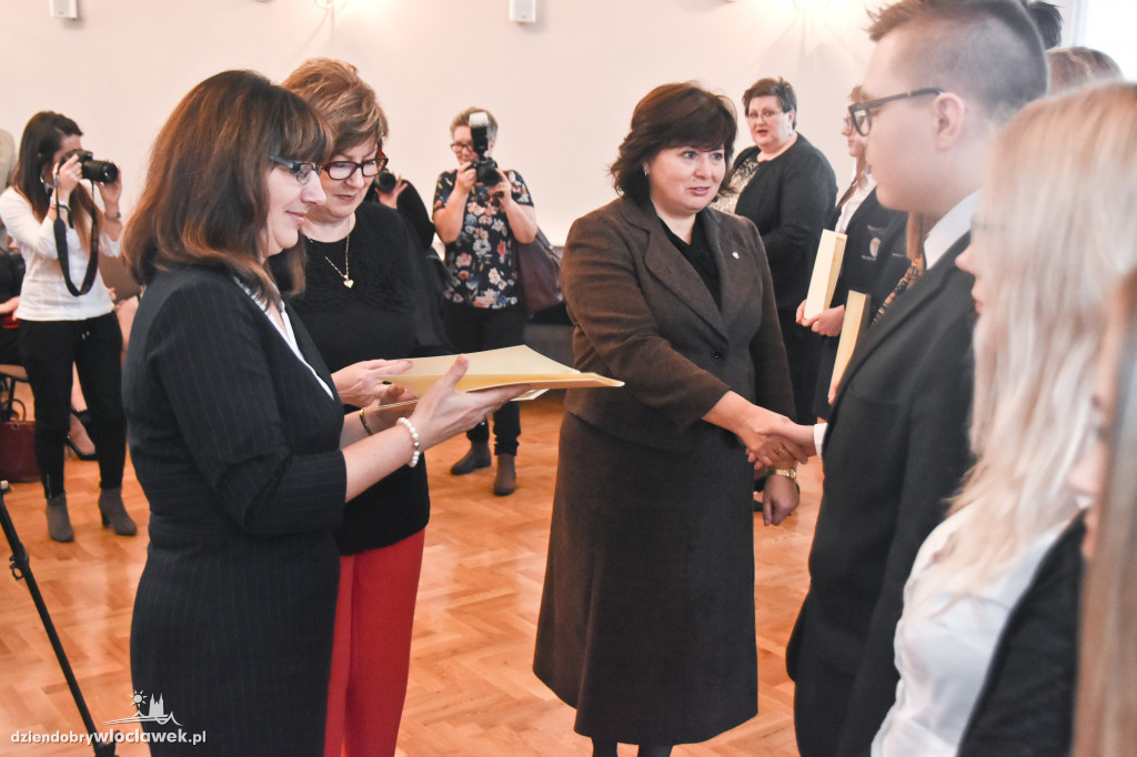 Rządowe stypendia przyznane