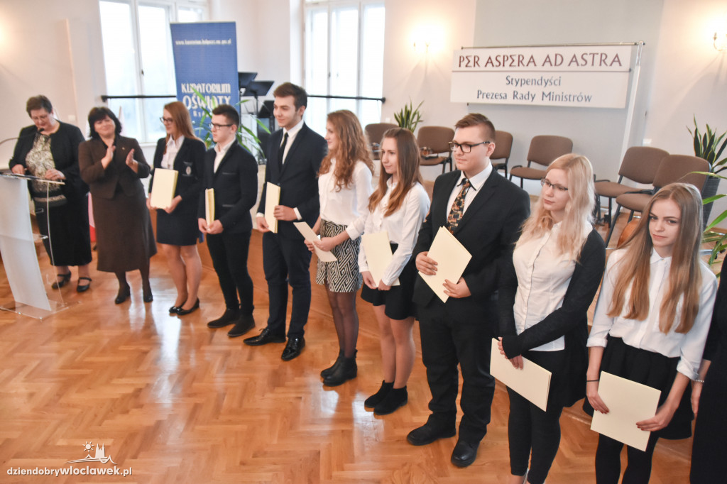 Rządowe stypendia przyznane