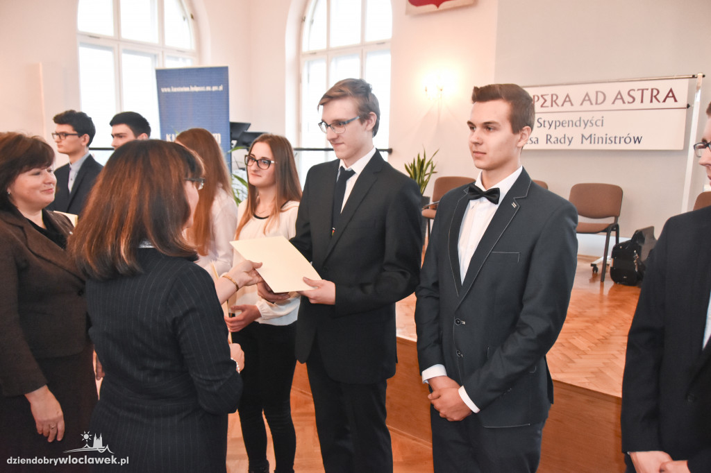 Rządowe stypendia przyznane
