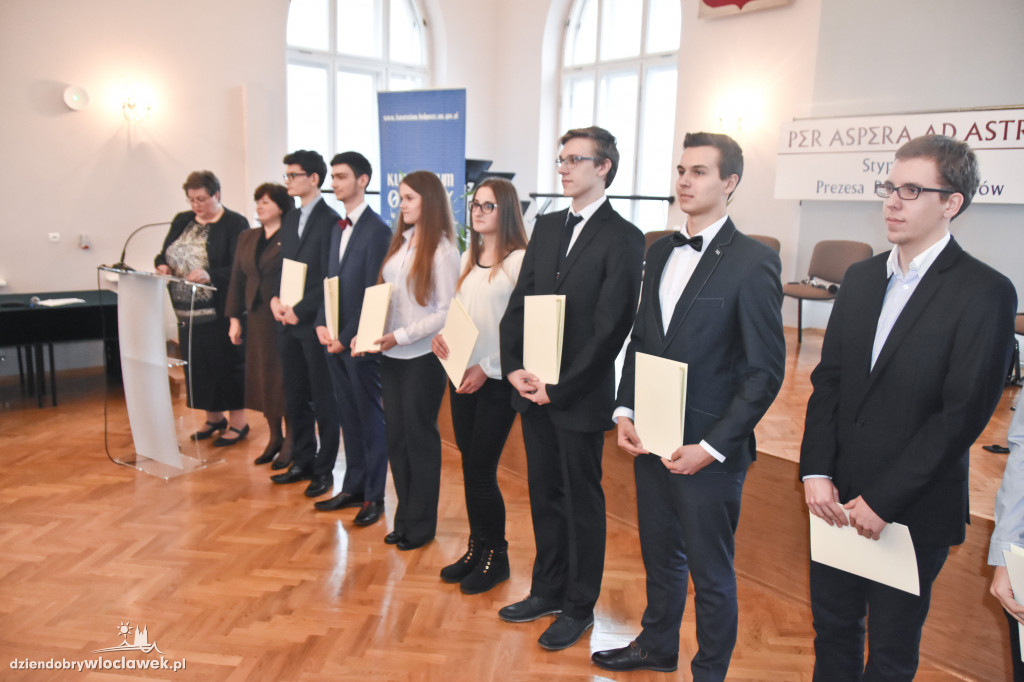 Rządowe stypendia przyznane