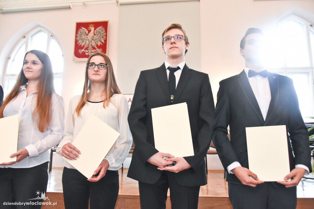 Rządowe stypendia przyznane