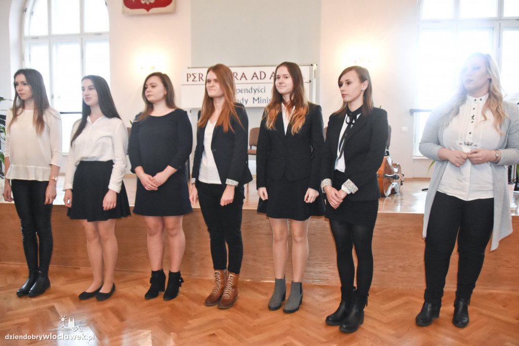 Rządowe stypendia przyznane