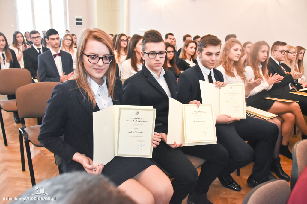 Rządowe stypendia przyznane