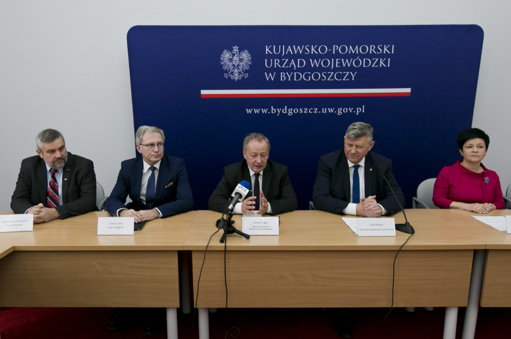 Wiceminister i samorządowcy o tamie