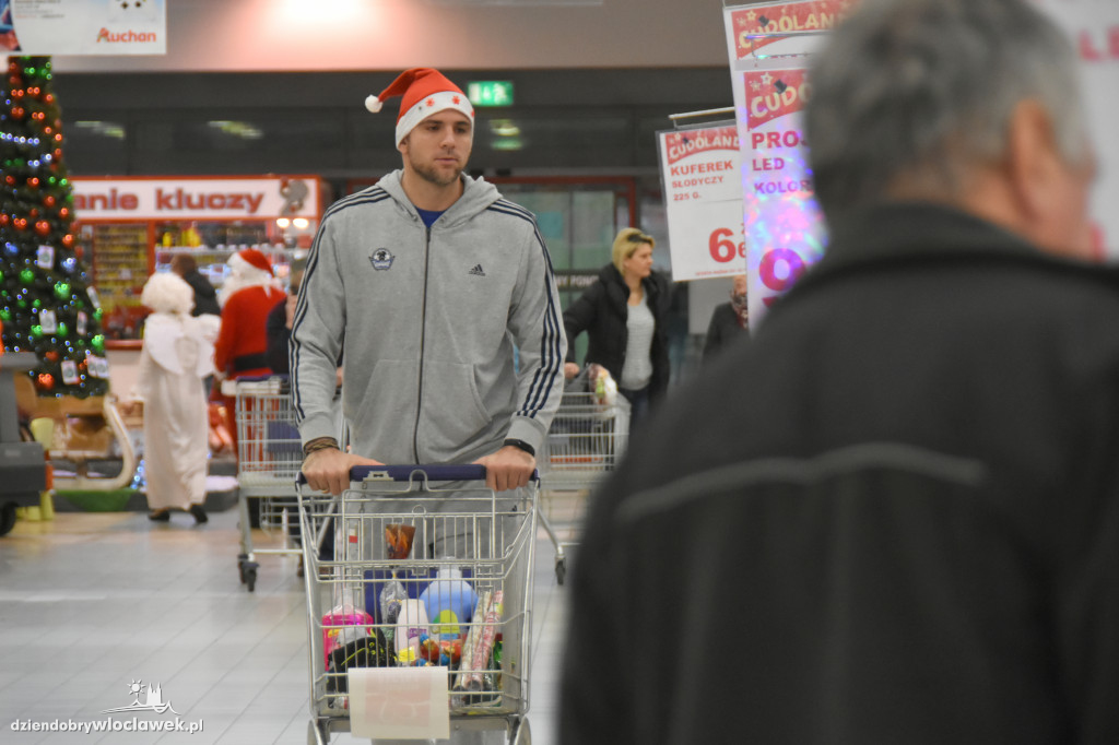 Anwil zrobił Szlachetną Paczkę