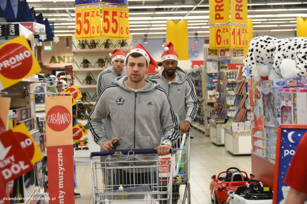 Anwil zrobił Szlachetną Paczkę