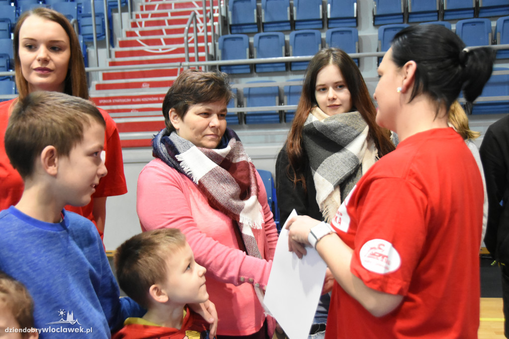 Szlachetna Paczka koszykarzy