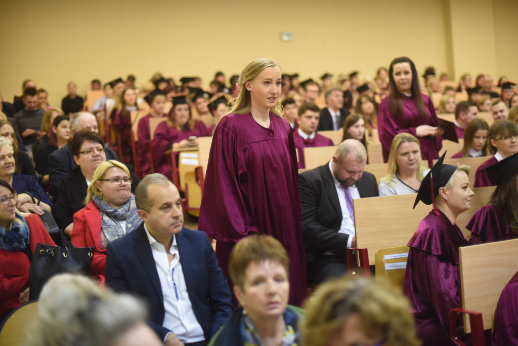 Absolwenci KSW odebrali dyplomy