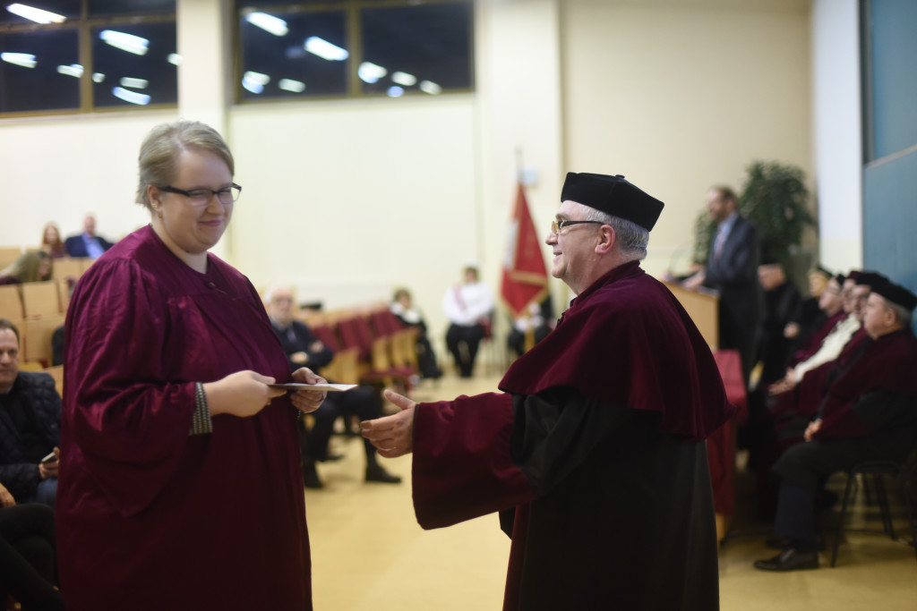 Absolwenci KSW odebrali dyplomy