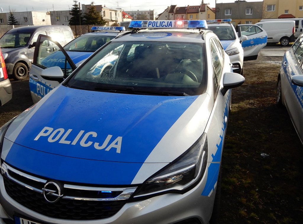 Policjanci dostali nowe radiowozy
