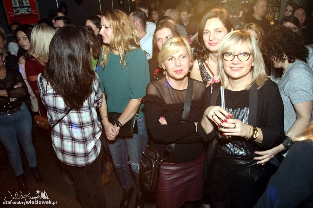 Pokaz bielizny w Starodębska Music Bar