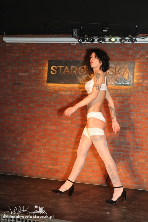 Pokaz bielizny w Starodębska Music Bar