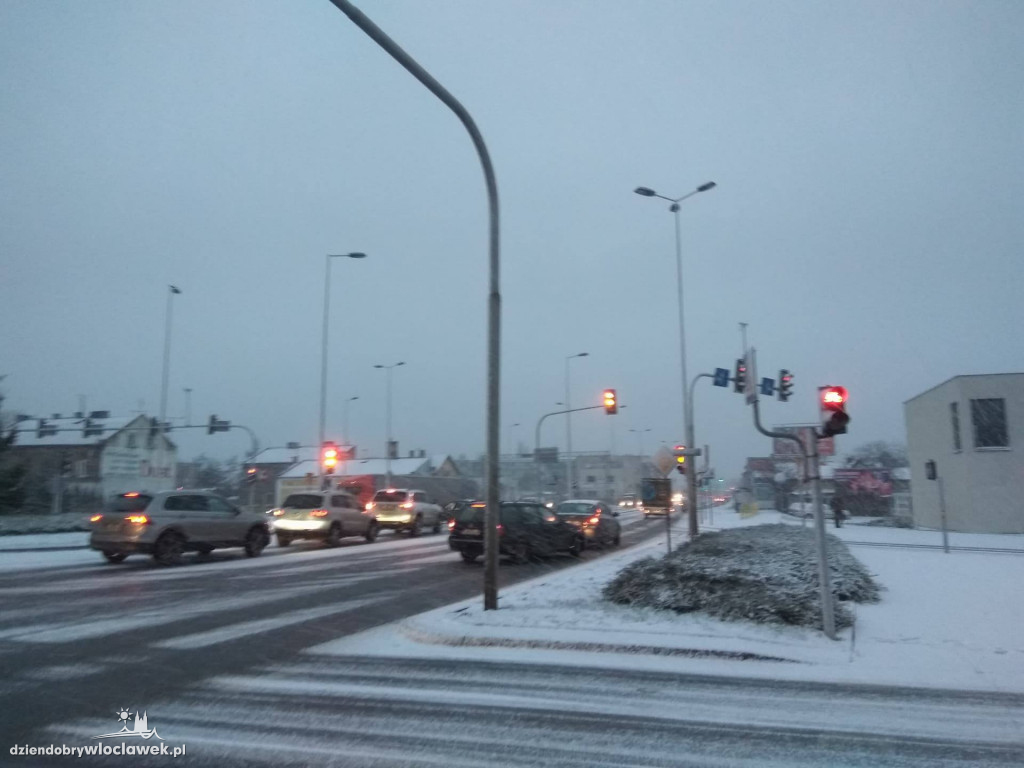 Niebezpieczny poranek na drogach