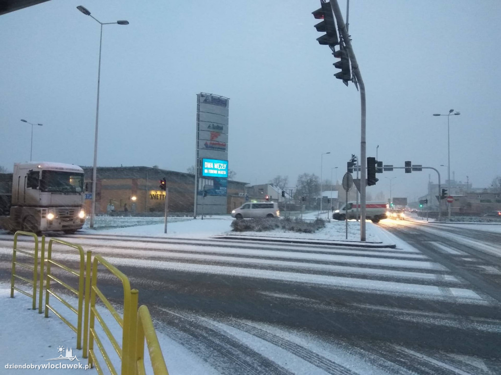 Niebezpieczny poranek na drogach