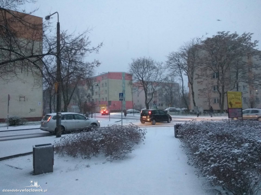 Niebezpieczny poranek na drogach