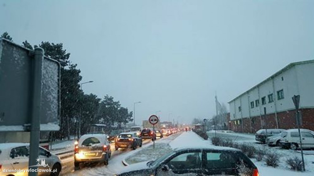 Niebezpieczny poranek na drogach