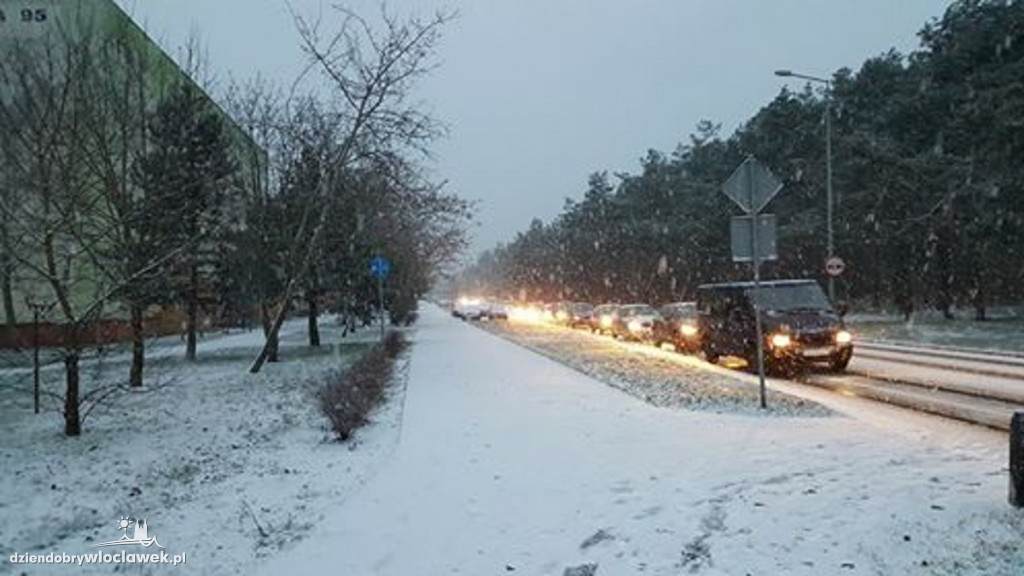 Niebezpieczny poranek na drogach