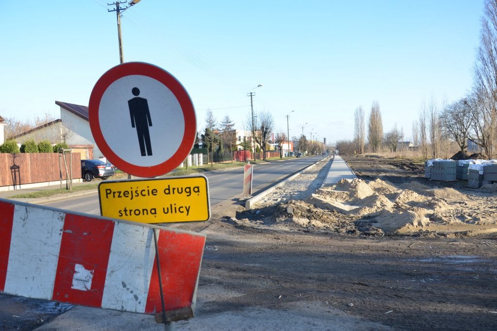 Budowa chodnika na ulicy Płockiej