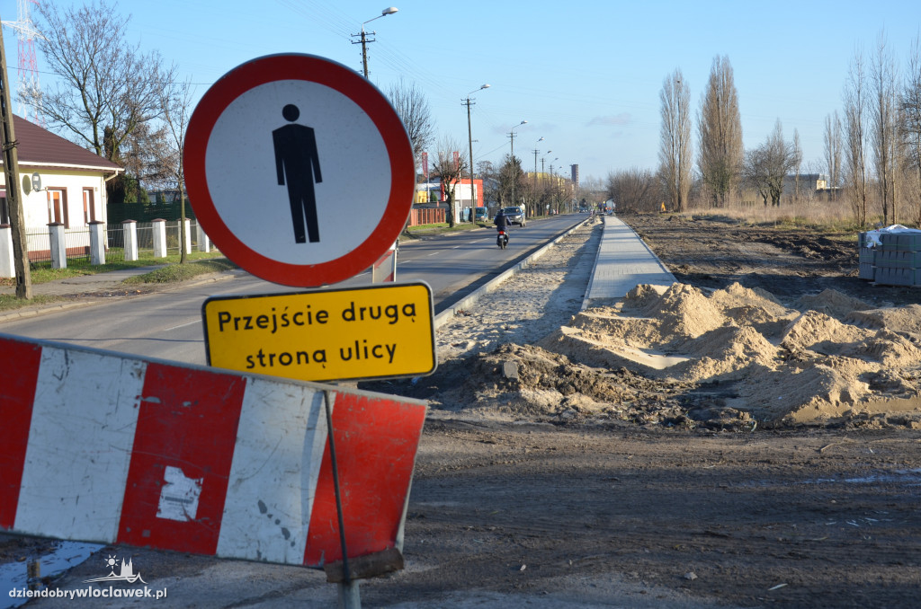 Budowa chodnika na ulicy Płockiej