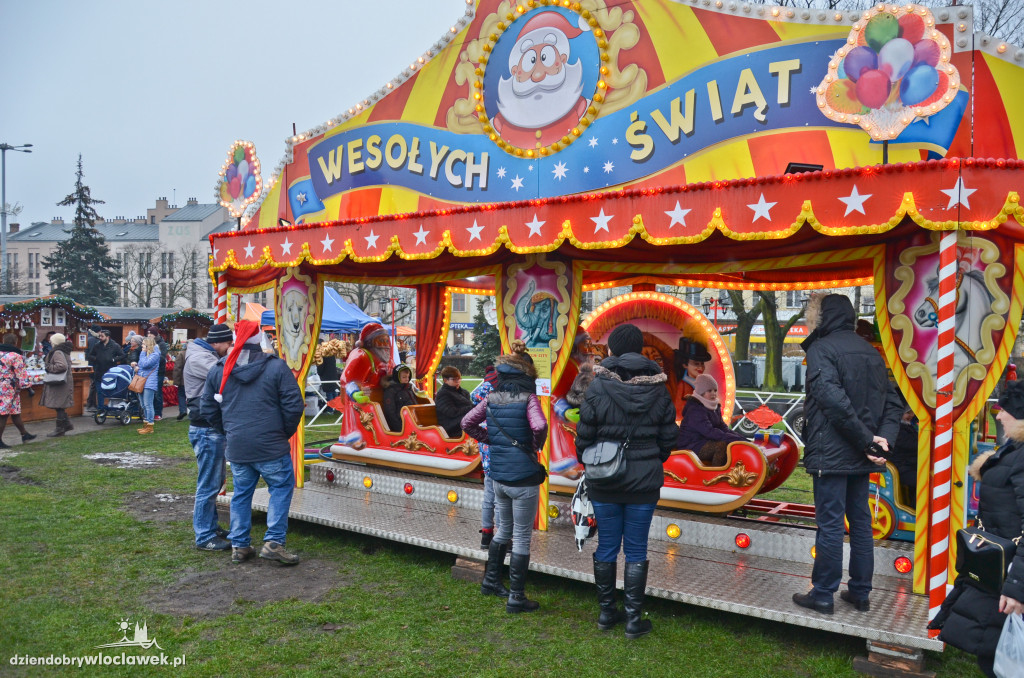 Świąteczny jarmark na placu Wolności
