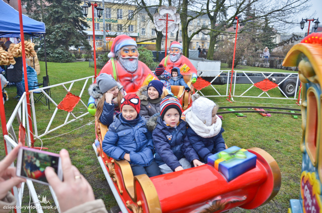 Świąteczny jarmark na placu Wolności