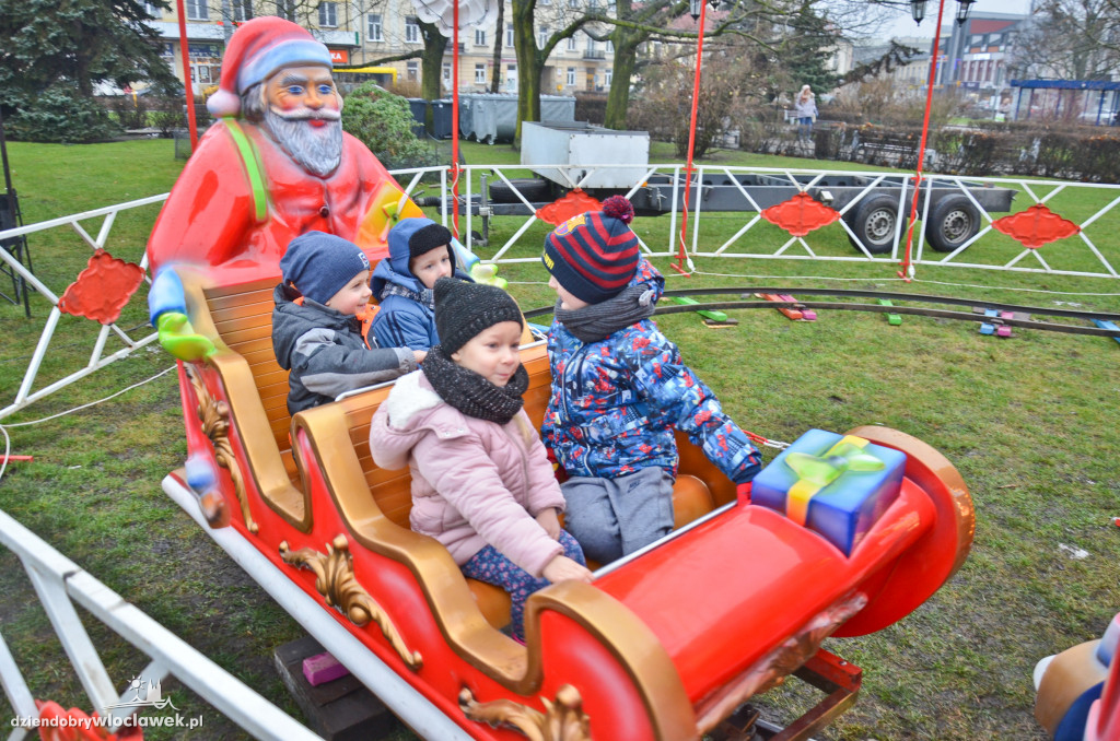 Świąteczny jarmark na placu Wolności