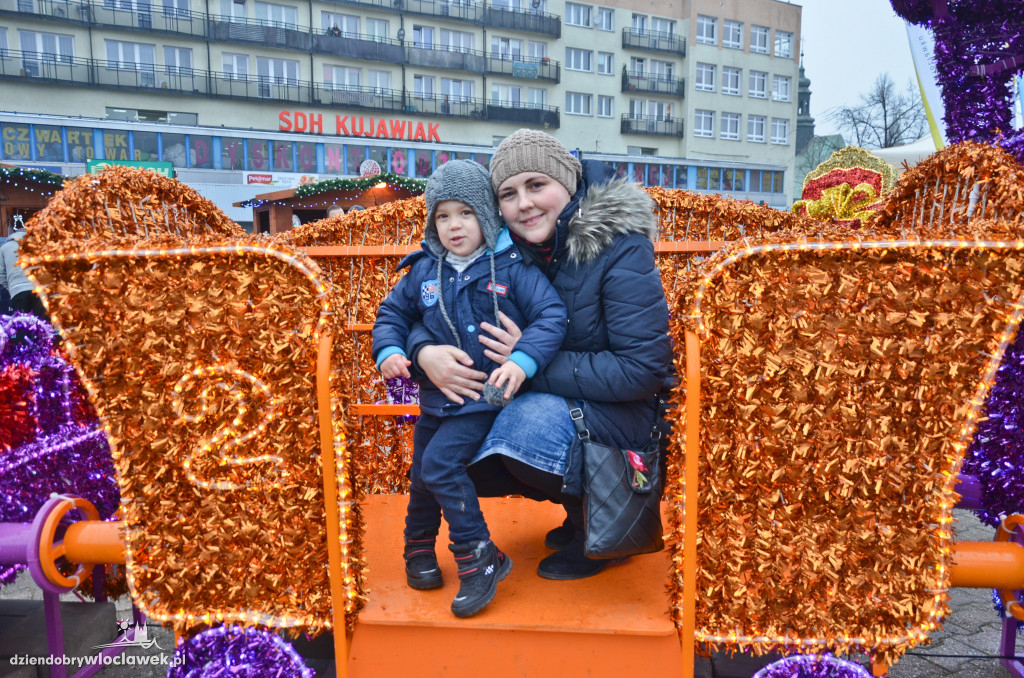 Świąteczny jarmark na placu Wolności