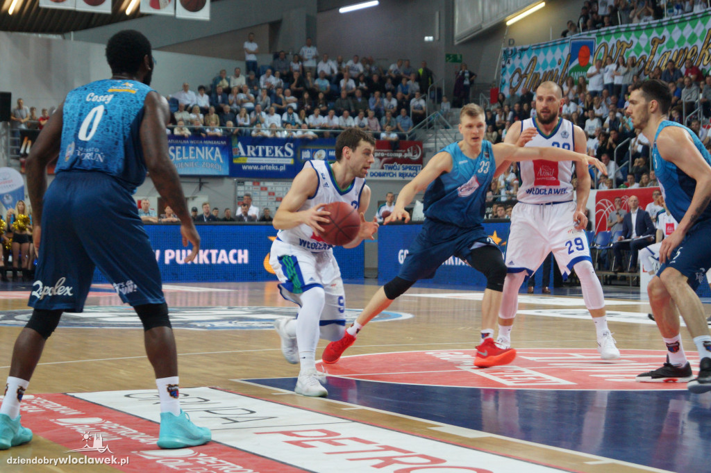 Koszykarskie derby: Anwil - Polski Cukier