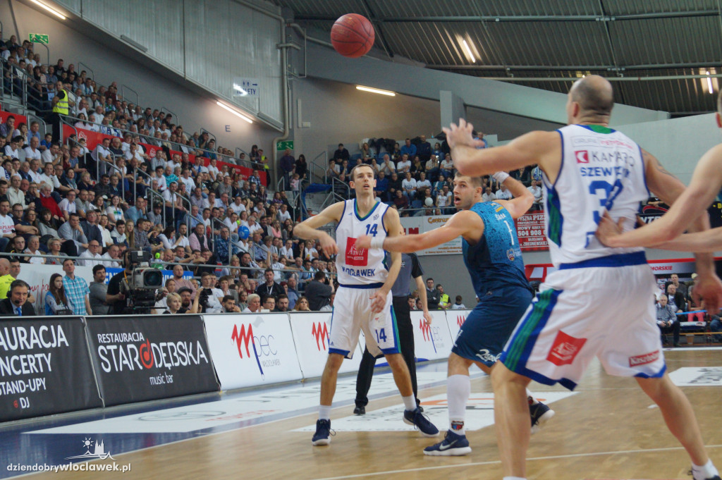 Koszykarskie derby: Anwil - Polski Cukier