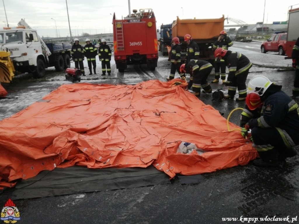 Ćwiczenia strażaków na autostradzie A1