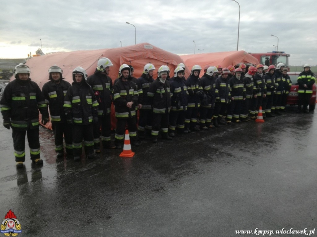 Ćwiczenia strażaków na autostradzie A1