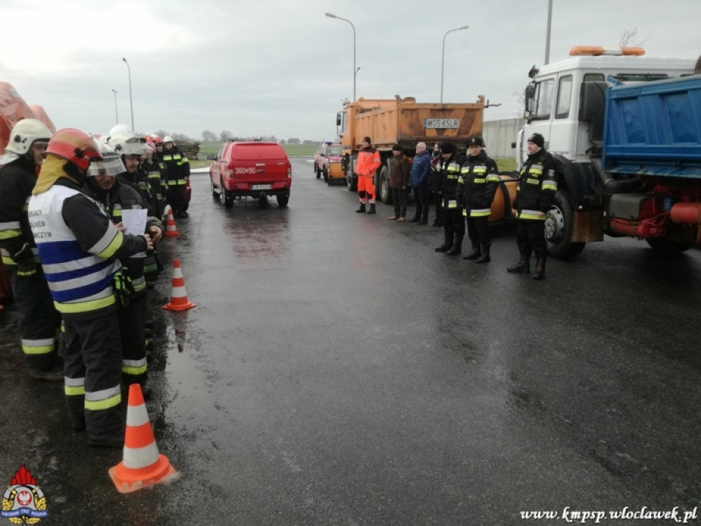 Ćwiczenia strażaków na autostradzie A1