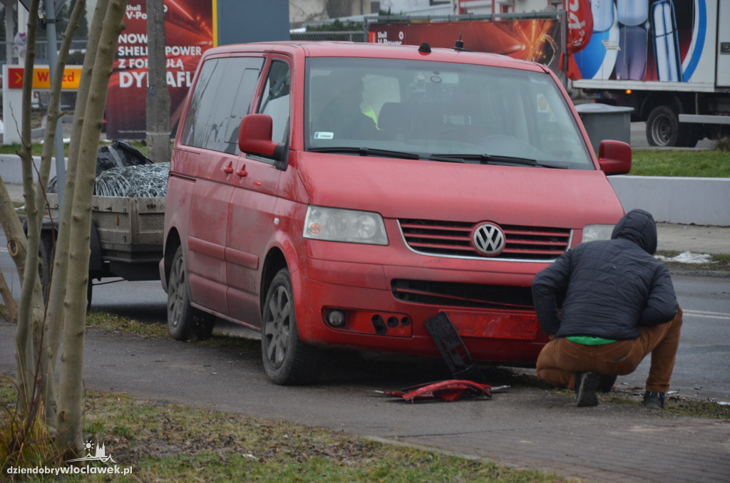 Kolizja dwóch aut na ul. Okrężnej