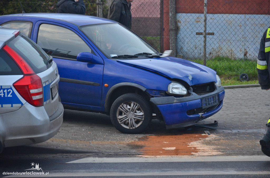 Opel corsa wjechał w przechodniów
