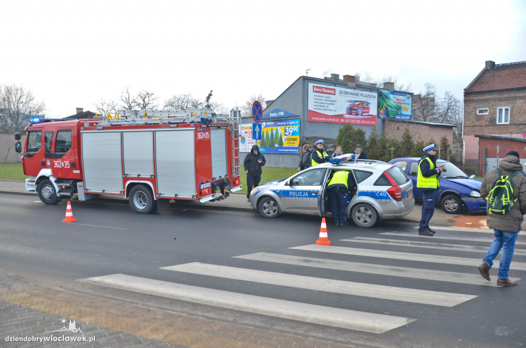 Opel corsa wjechał w przechodniów