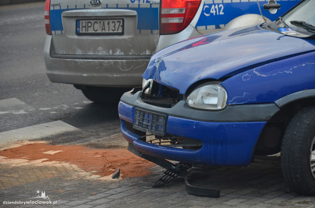 Opel corsa wjechał w przechodniów