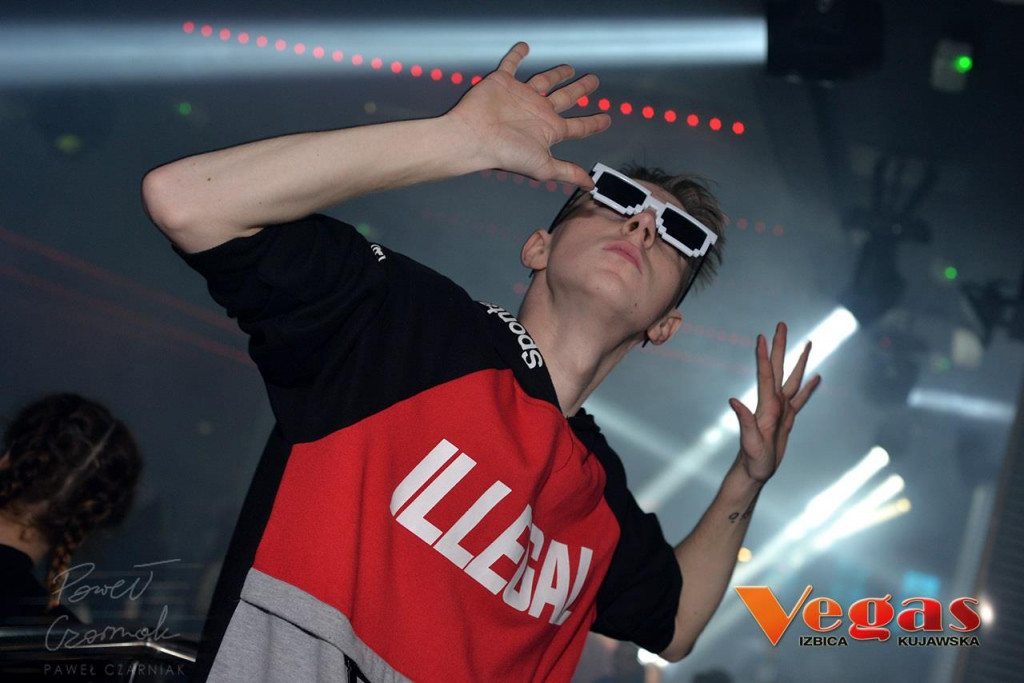 Sobotnia impreza w klubie Vegas