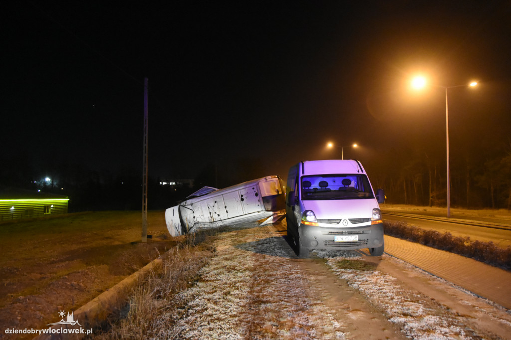 Auto dachowało na ul. Toruńskiej