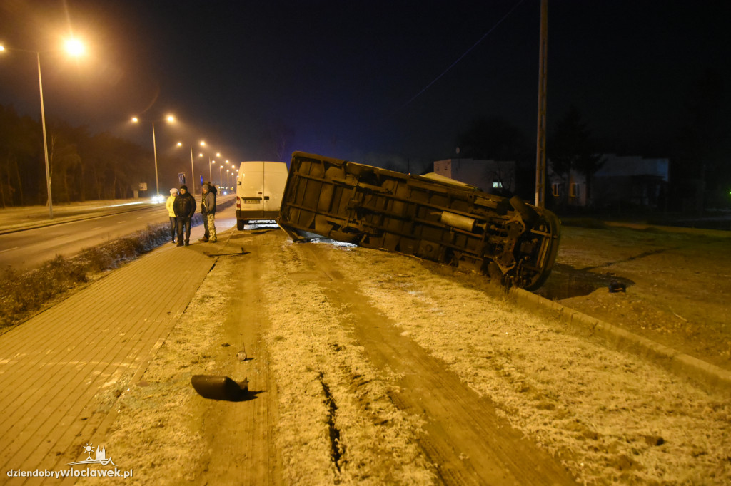 Auto dachowało na ul. Toruńskiej