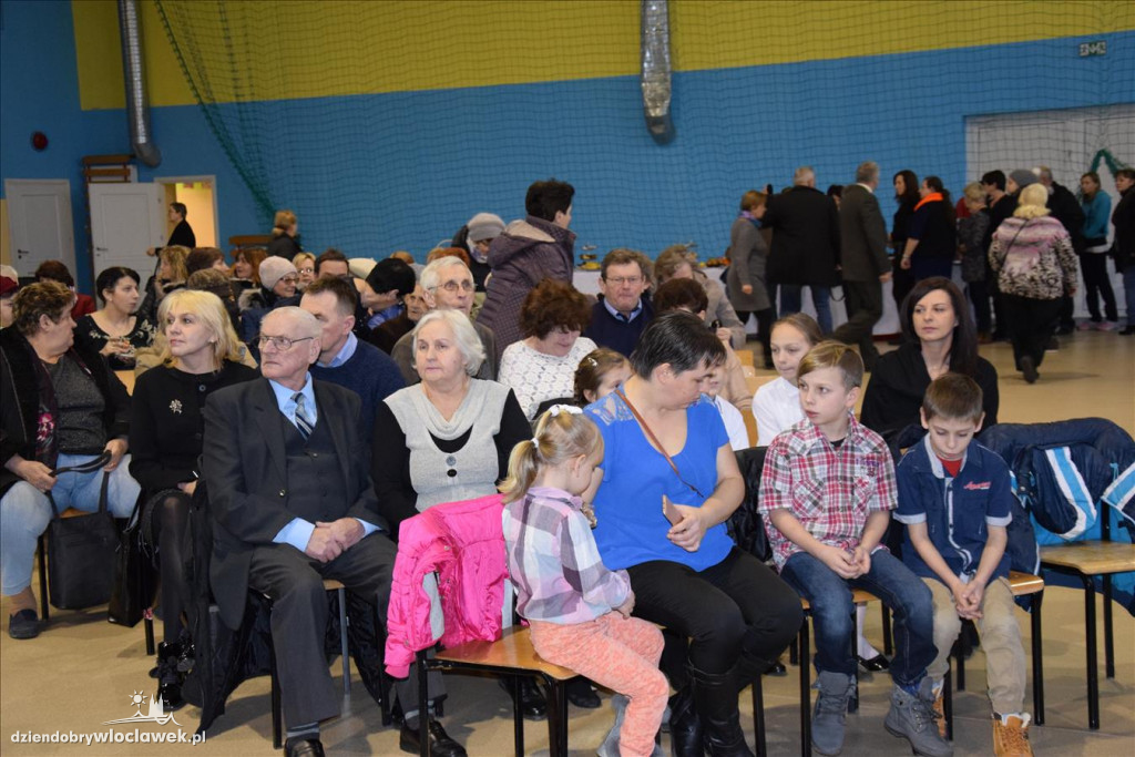 Eleni śpiewała kolędy w Choceniu