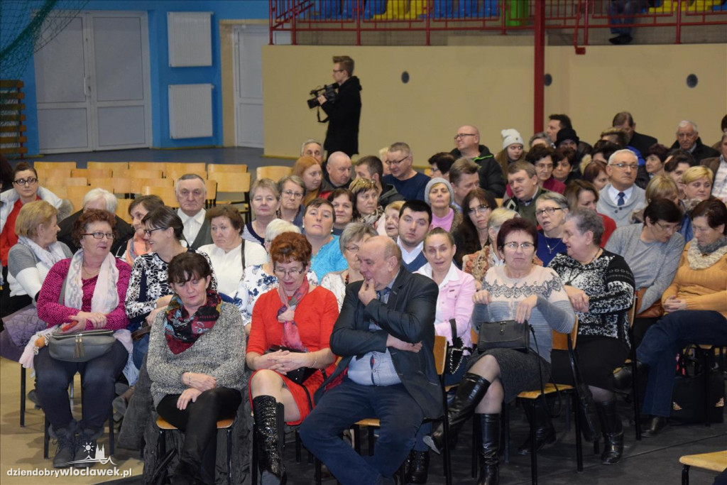 Eleni śpiewała kolędy w Choceniu