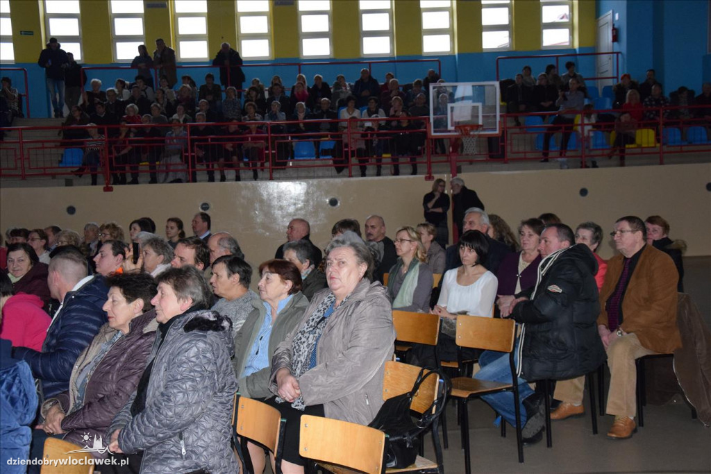 Eleni śpiewała kolędy w Choceniu