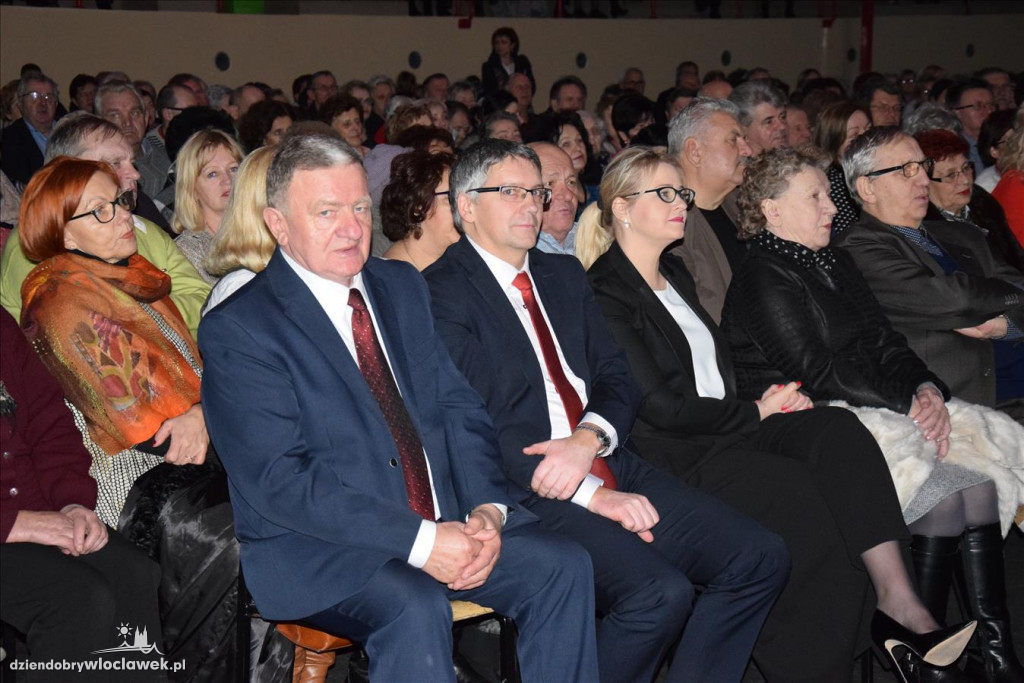 Eleni śpiewała kolędy w Choceniu
