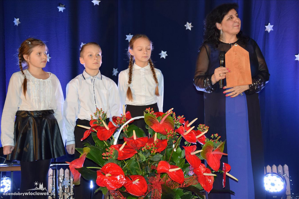 Eleni śpiewała kolędy w Choceniu
