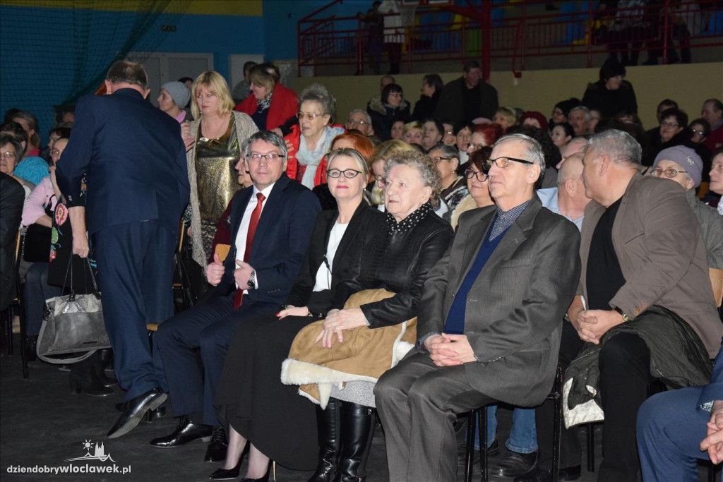 Eleni śpiewała kolędy w Choceniu